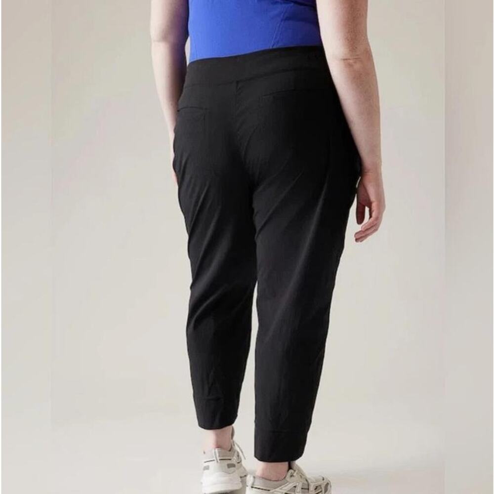 ATHLETA Women's Trekkie North High Rise Jogger Size 20 In Black - Picture 3 of 12